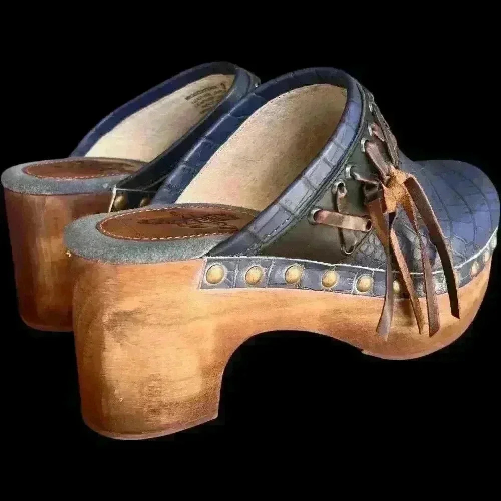 Freebird by Steven Woodstock Women's Sz 9 navy leather nail embellishments - Picture 5 of 14